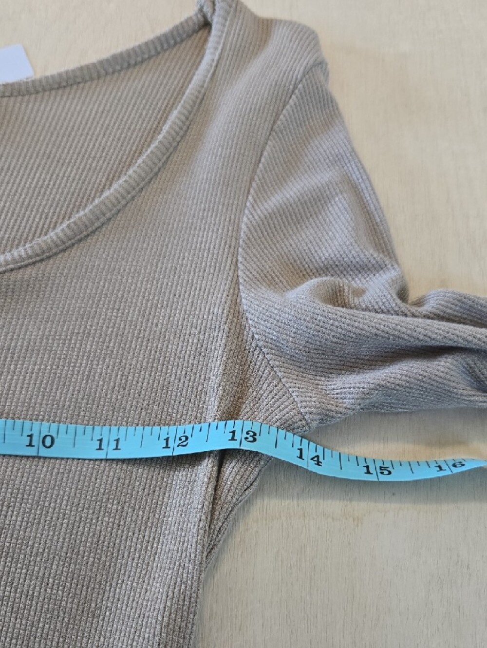 T41 POL Ribbed Bodysuit Tan Sz Md Snap Closure Stretch Full Booty Round Neck - Picture 7 of 11